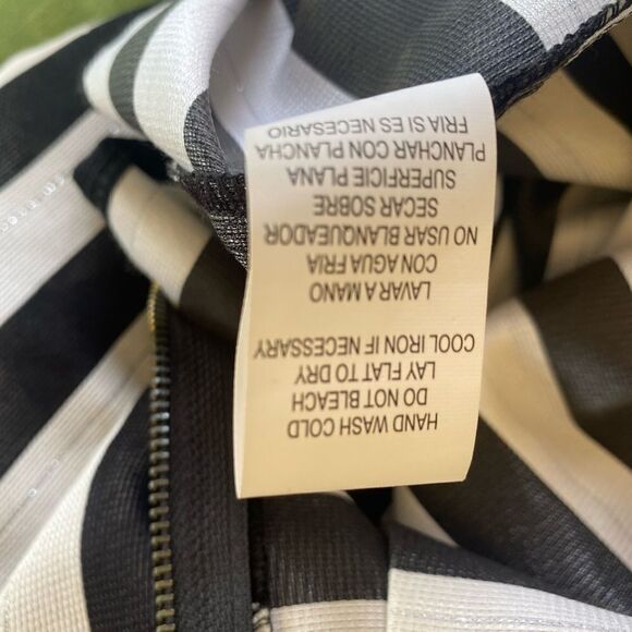 City Studio Speechless Off the Shoulder Black&White w/Silver‎ Detail Dress Sz.1 - Picture 7 of 10